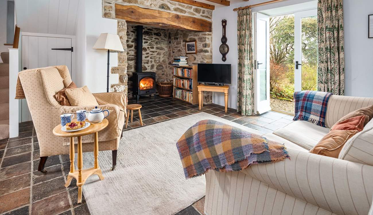 Embrace the warmth of the snug in the winter months or cooling summer breeze on sunny days. 