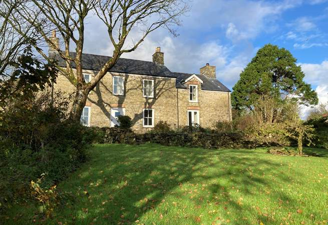 Choose Carngowil for a perfect stay. Lots of beaches and the coastal path nearby or relax and enjoy the idyllic gardens. 