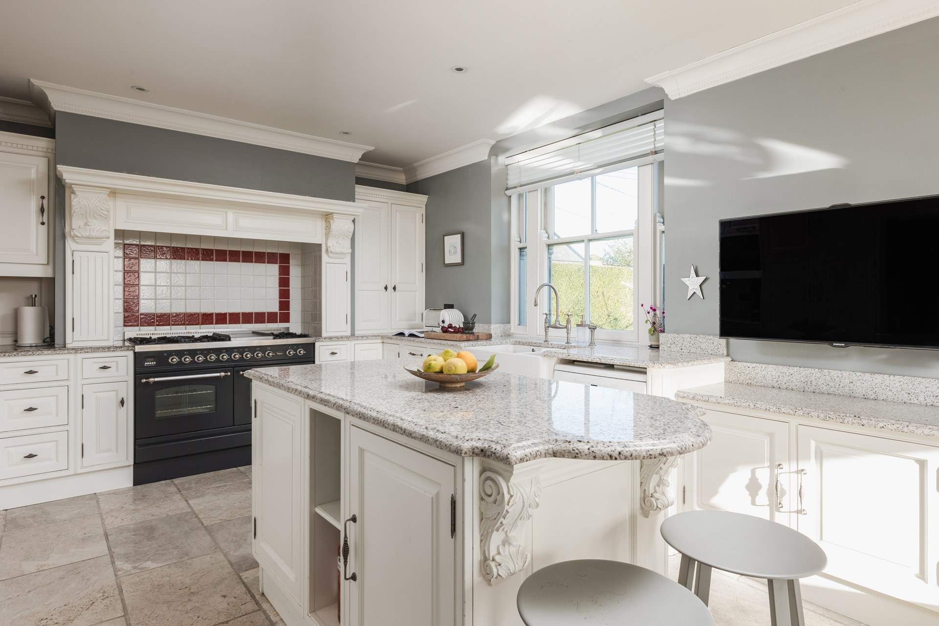 Perch at the breakfast-bar and chat with the chef. 