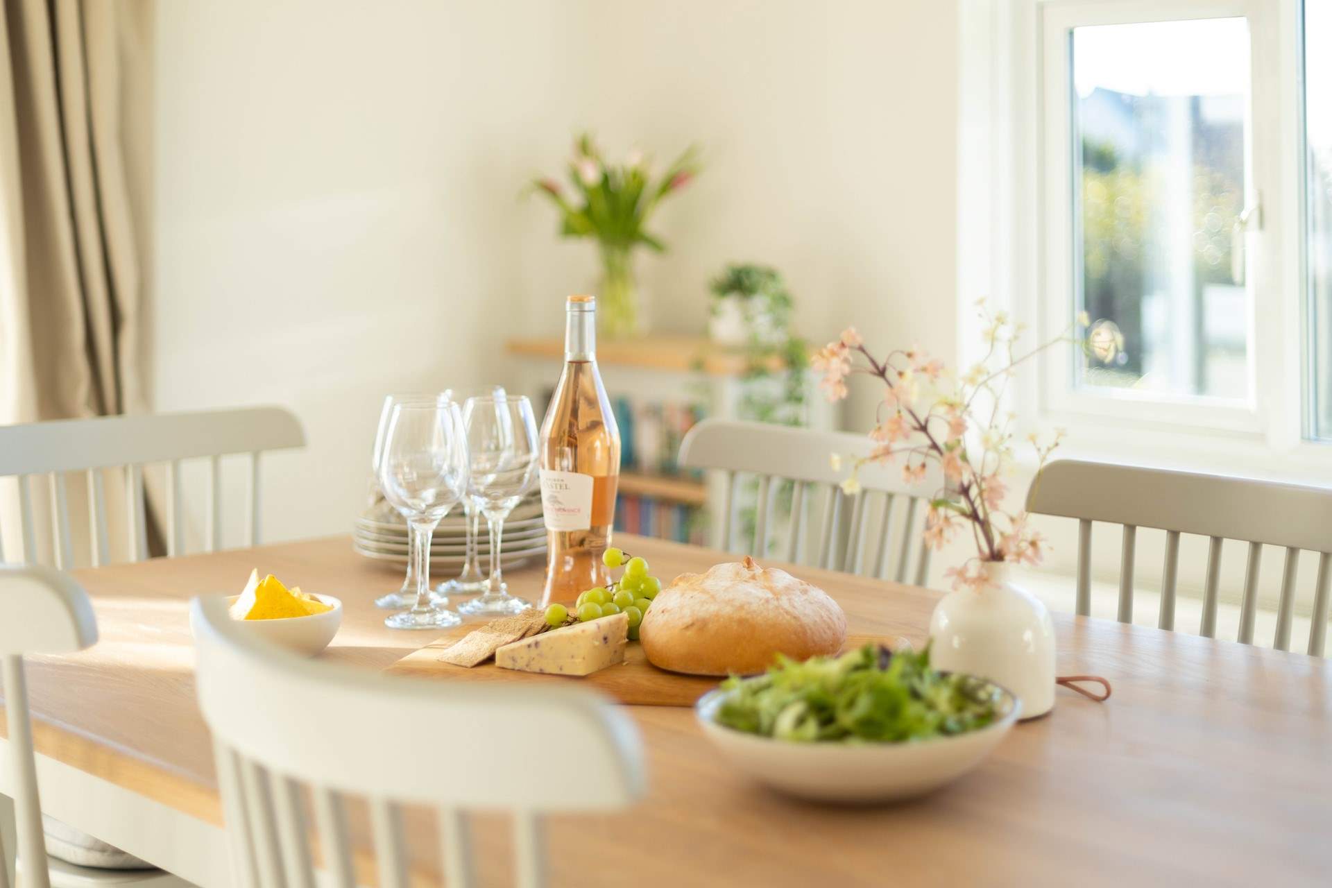 The dining-table allows plenty of space to gather everyone together. 