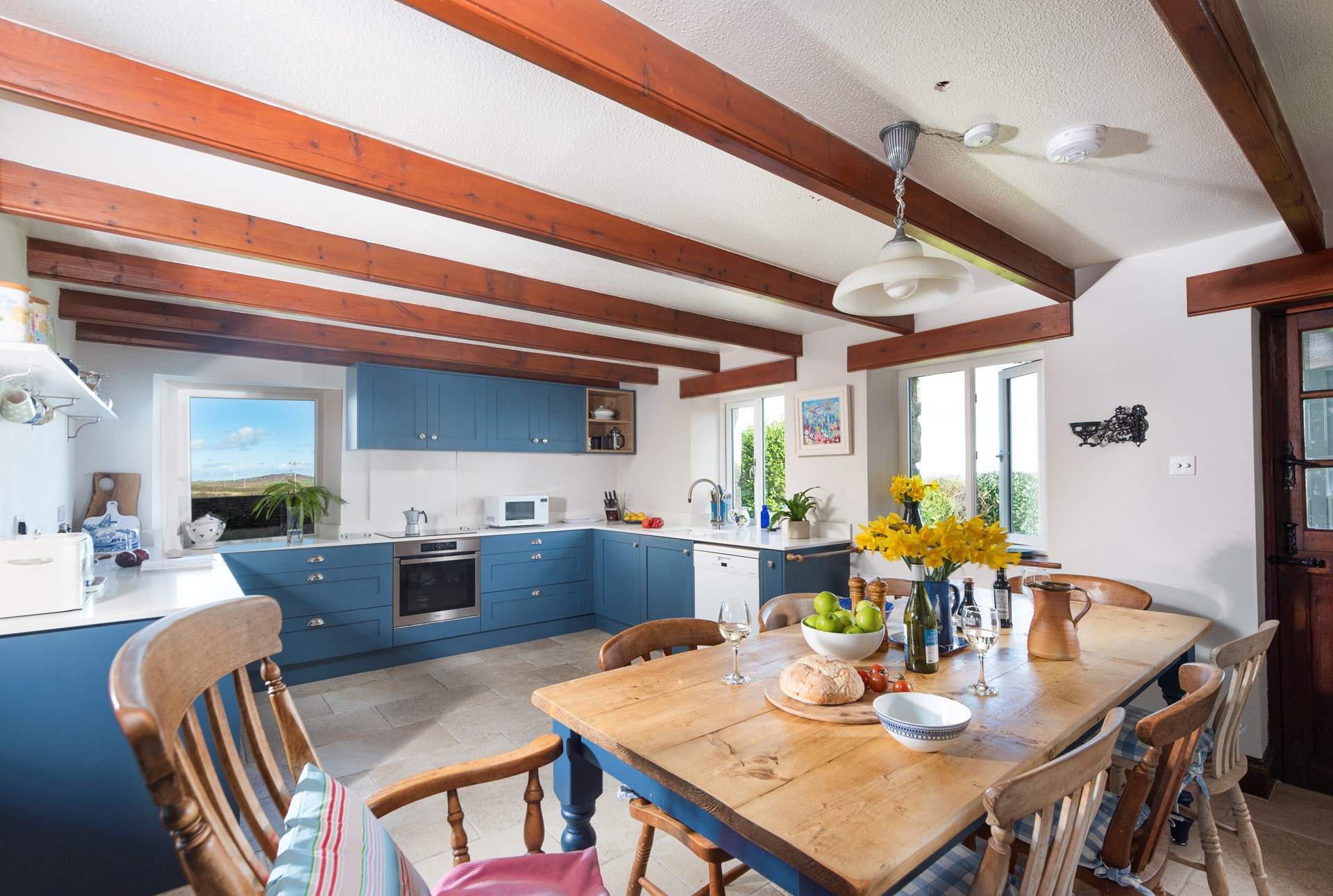 The perfect space for lazy lunches or sociable suppers.