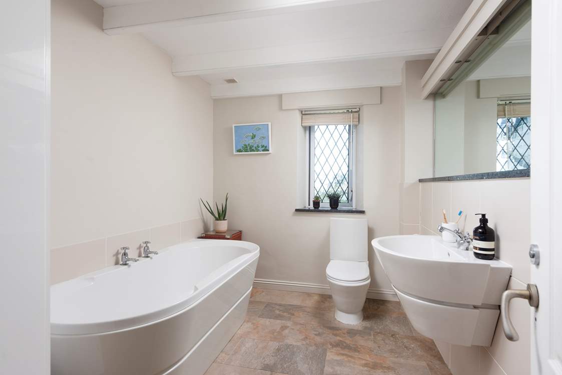 The fabulous family bathroom located on the ground floor.