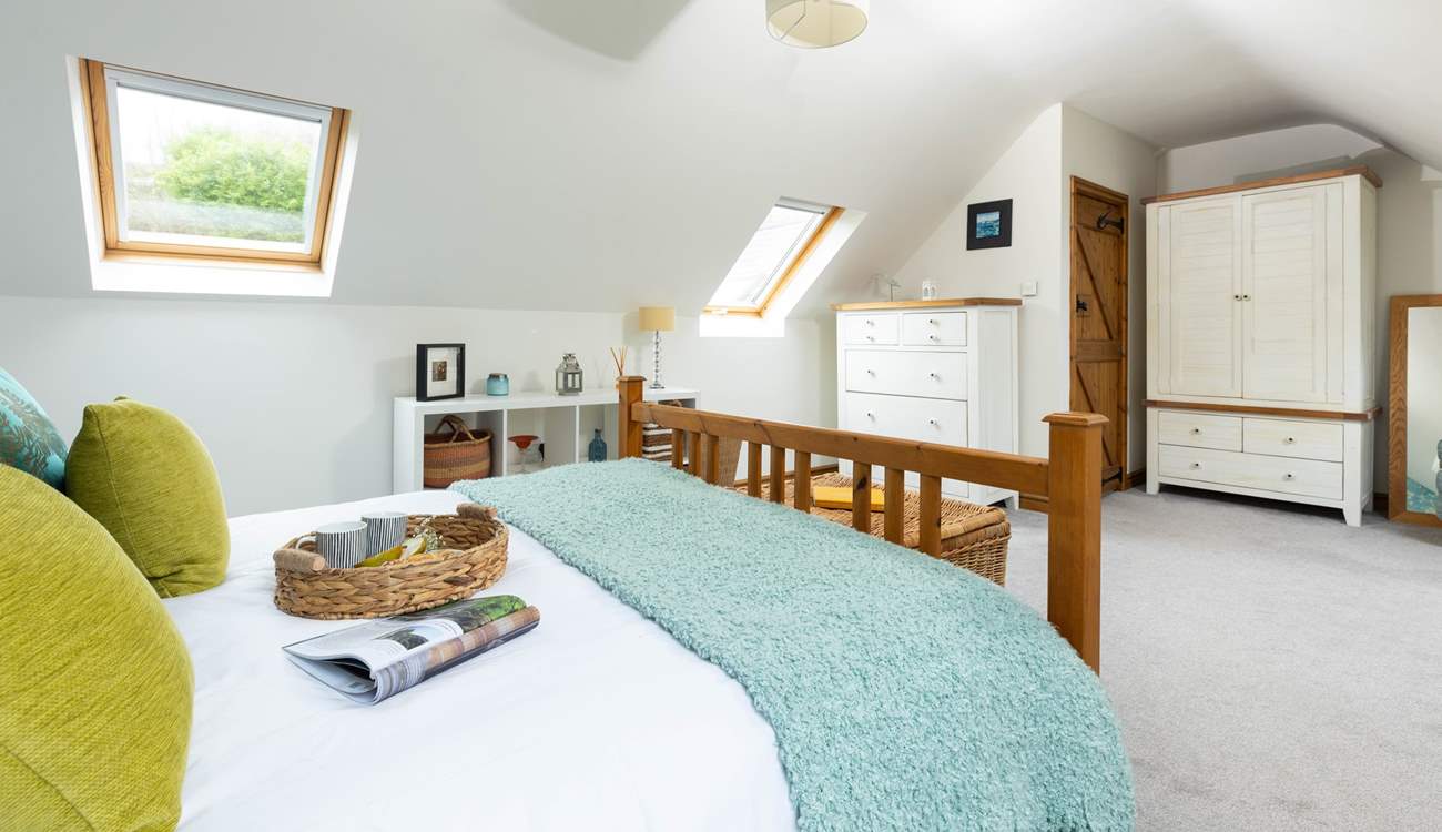 Light and airy double room. 