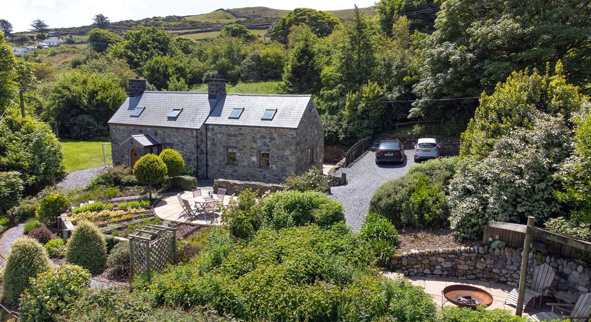 Choose this exquisite, coastal Welsh Retreat hidden in a valley with mountain views.