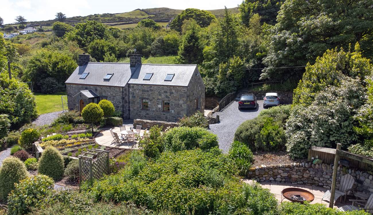 Choose this exquisite, coastal Welsh Retreat hidden in a valley with mountain views.