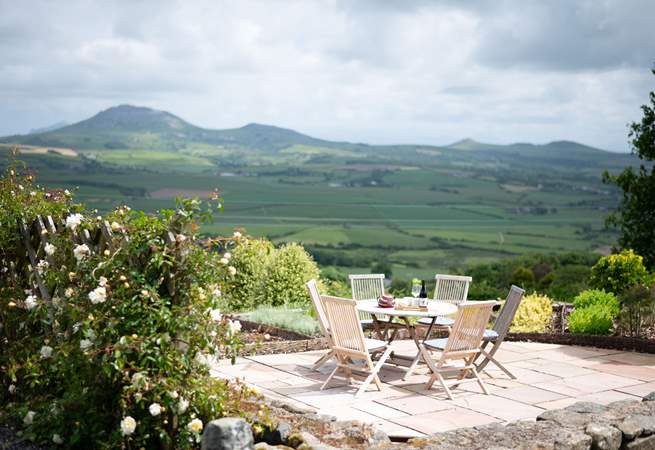 Perfect place for alfresco dining and star gazing. 