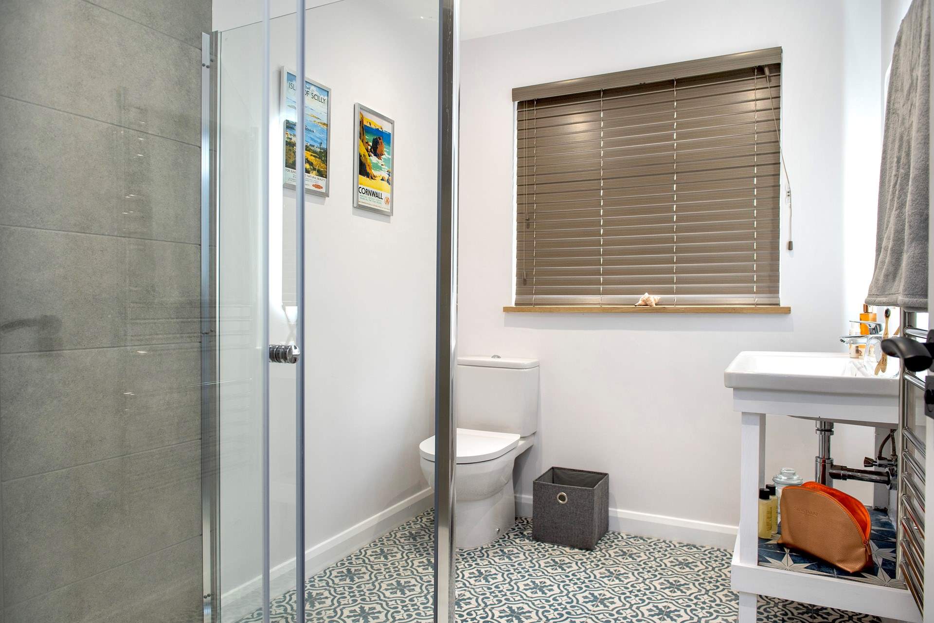 Thanckes Lodge has a stylish shower-room.