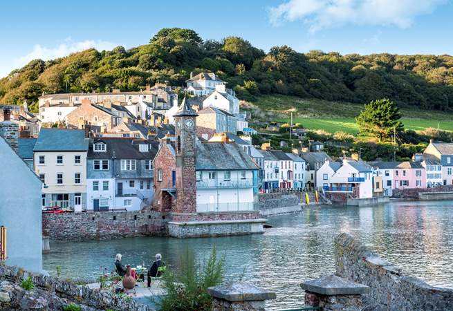 The nearby twinned villages of Kingsand and Cawsand are picture-perfect.