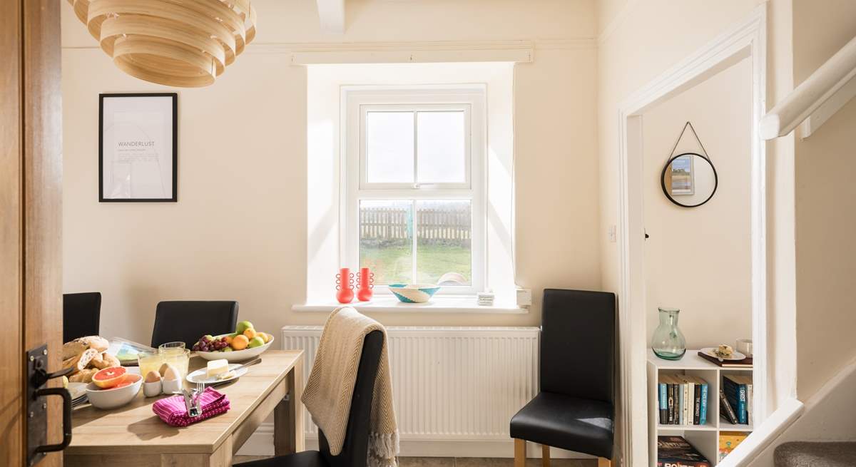 Such a sunny room with a view onto the garden and maybe a glimpse of sheep.