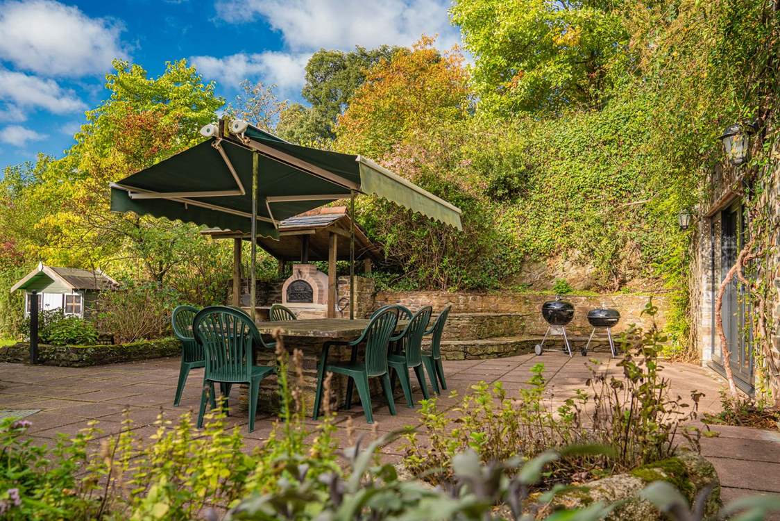 The large terrace beckons you outside to enjoy your meals in the Cornish sunshine, freshly prepared on the barbecues and pizza oven.