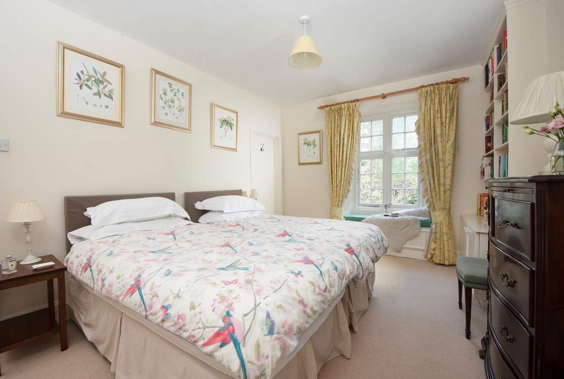 Like most of the bedrooms, bedroom 5 also has flexibility as to how the beds are set up.