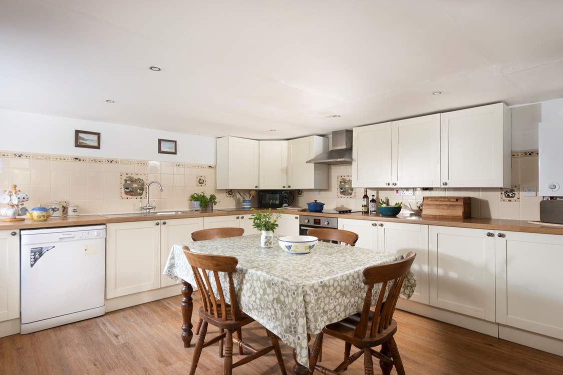 The delightful kitchen/breakfast-room.