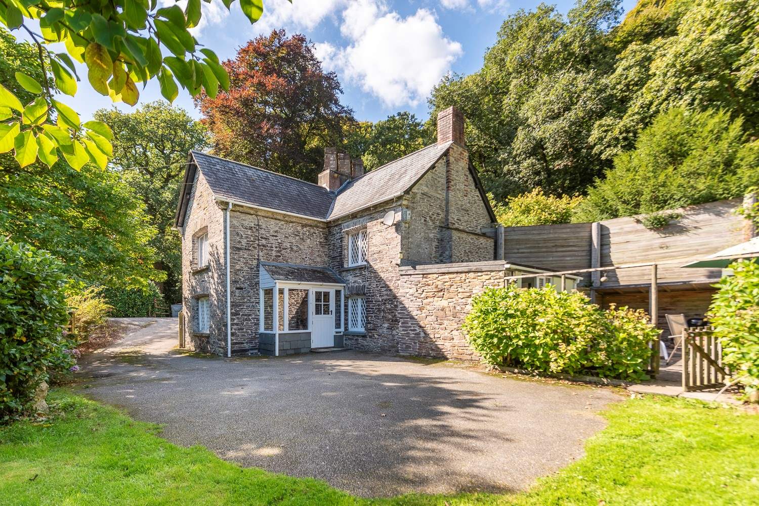 The gatehouse to the beautiful Lamellen Estate.