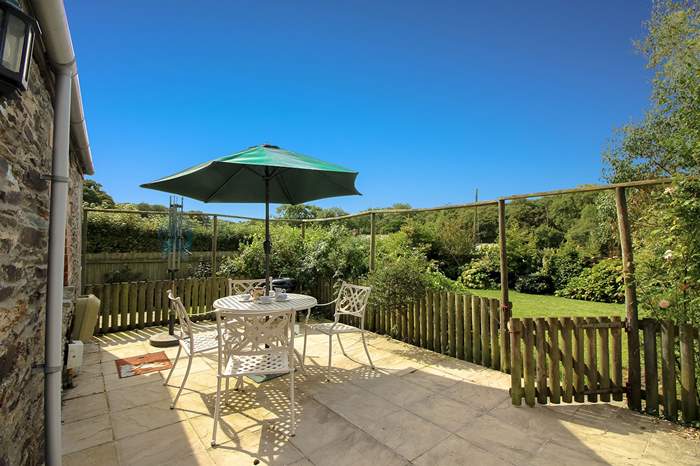 Rose Cottage is a 2 bedroom, dog friendly cottage near Port Isaac, North Cornwall.