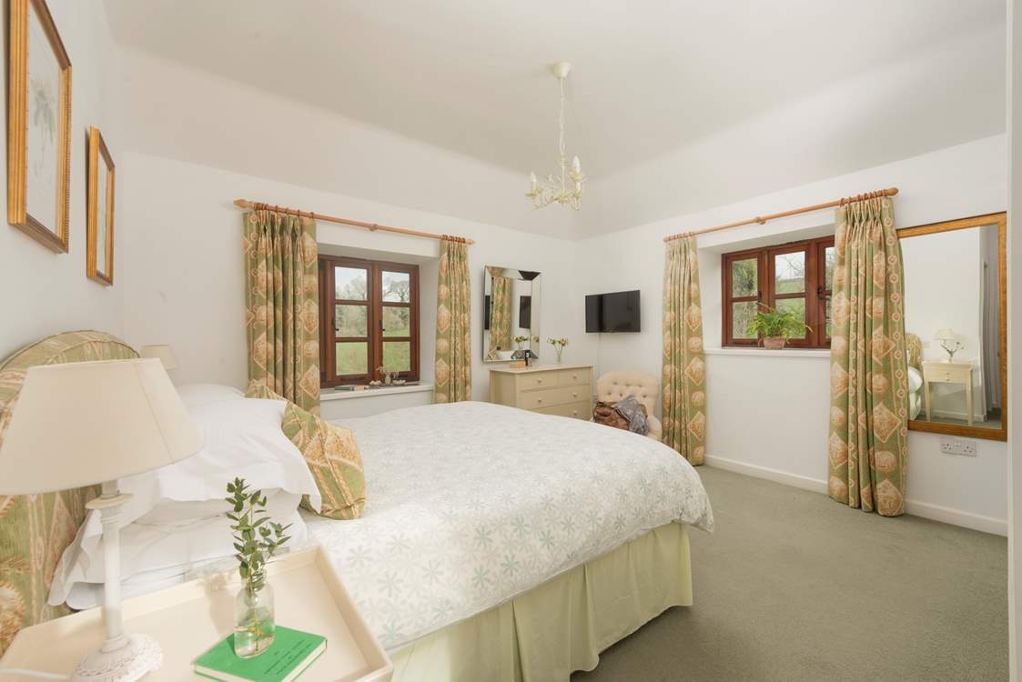 This triple-aspect room allows you to embrace the rural setting.