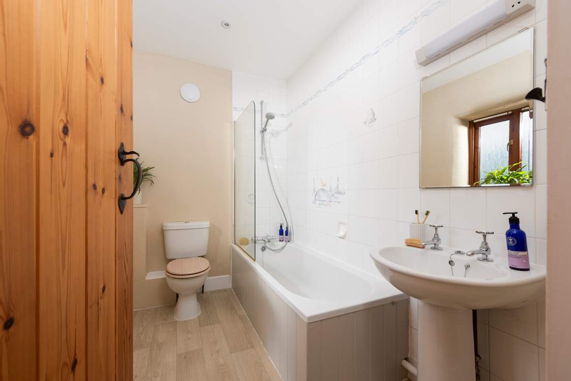 The en suite for bedroom one.