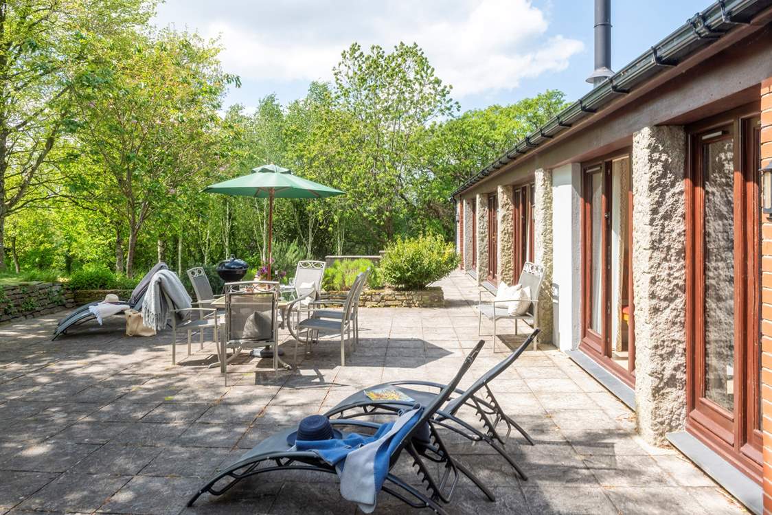 You are sure to while away many an hour on the terrace.
