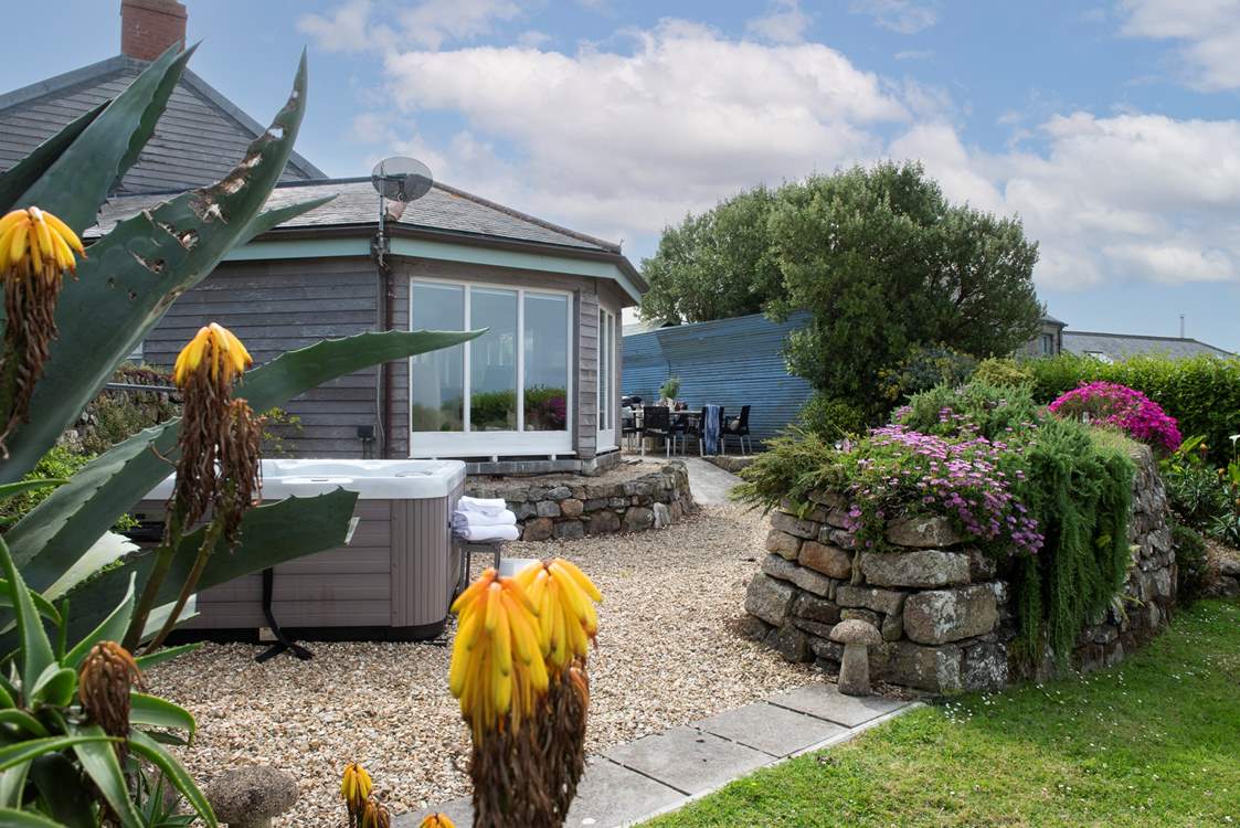 Set in extensive grounds which you are welcome to enjoy, Trebarvah Farmhouse is a beautiful hideaway.