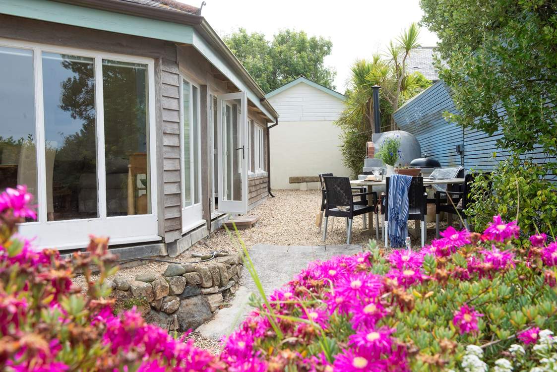 Enjoy lunch in the Cornish sea air.