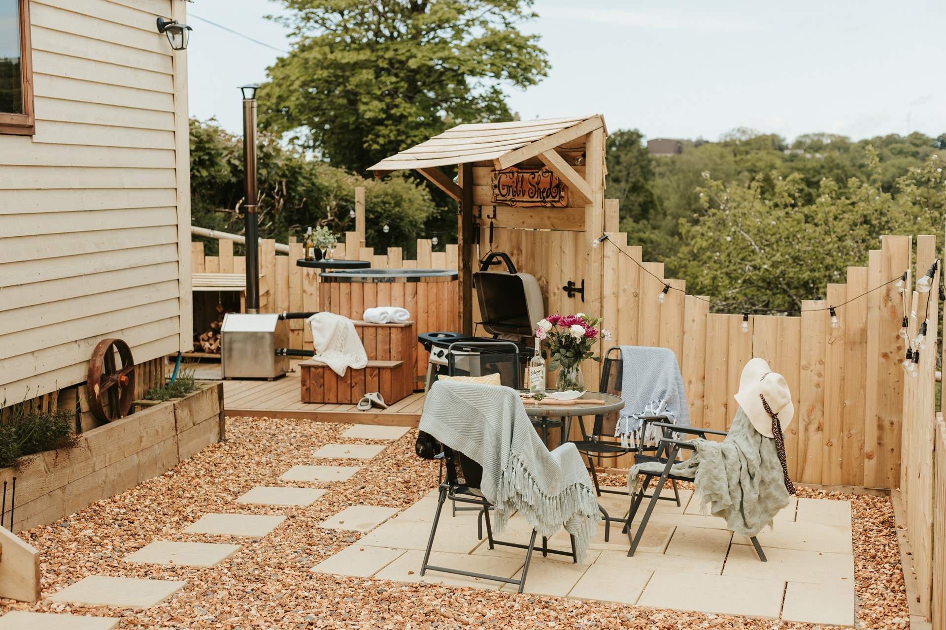 The barbecue area can be enjoyed no matter the season!