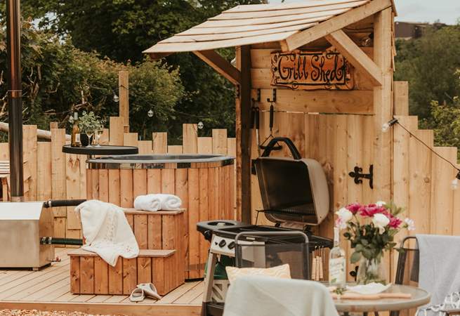 The perfectly positioned wood-fired hot tub awaits! 