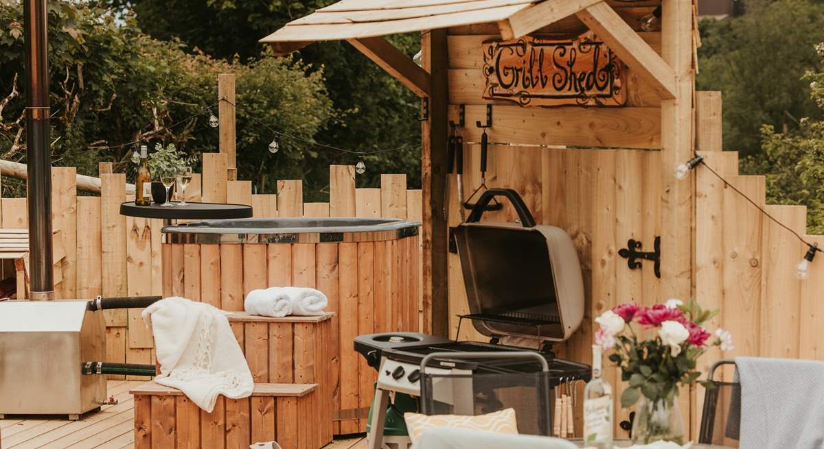 The perfectly positioned wood-fired hot tub awaits! 