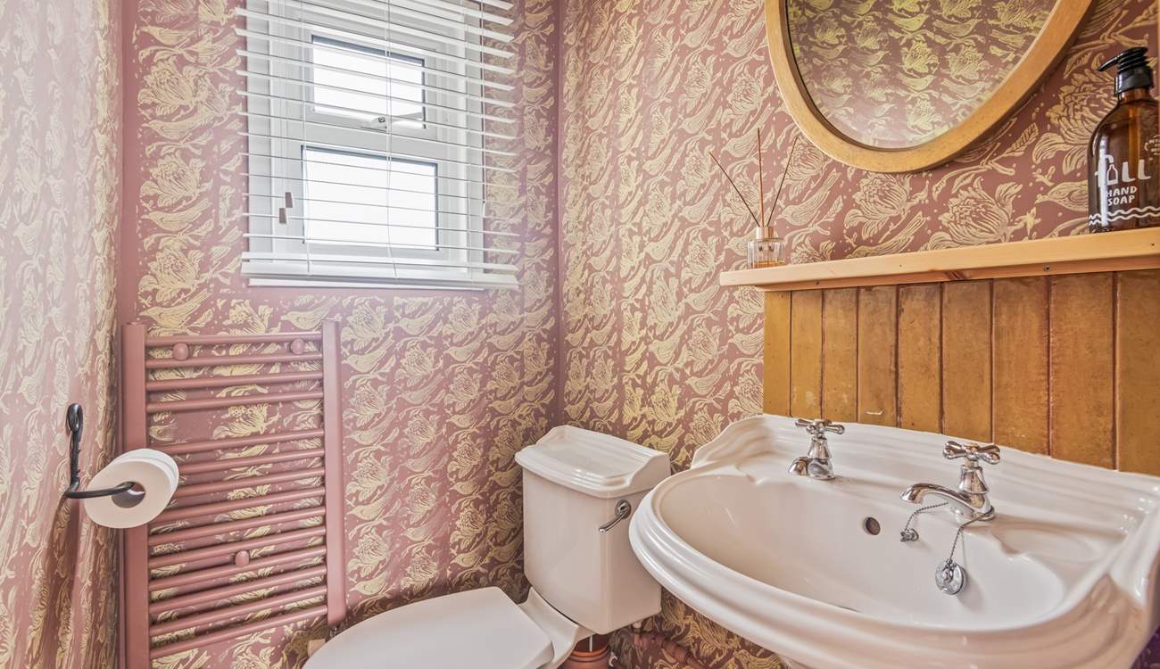 Even the downstairs WC is beautifully decorated.