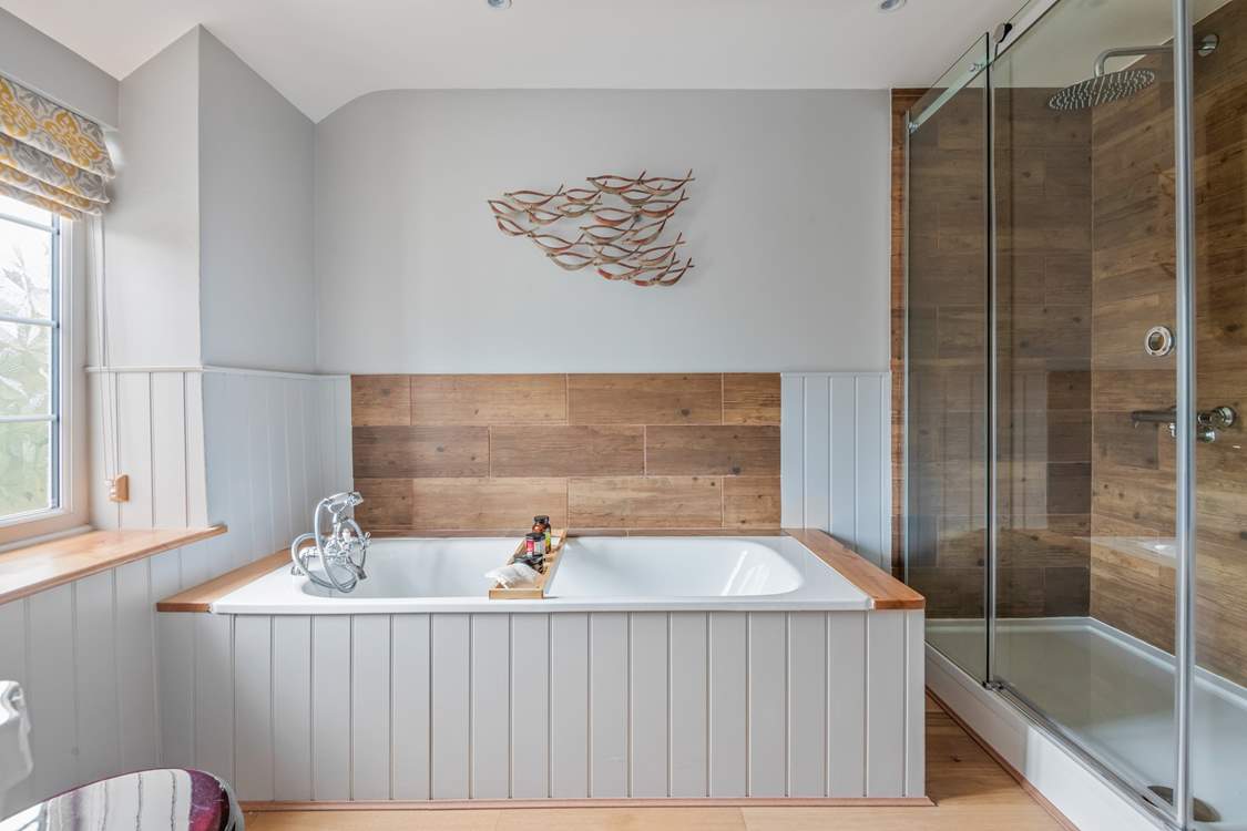 What a beautiful tub in Bedroom two's en suite.