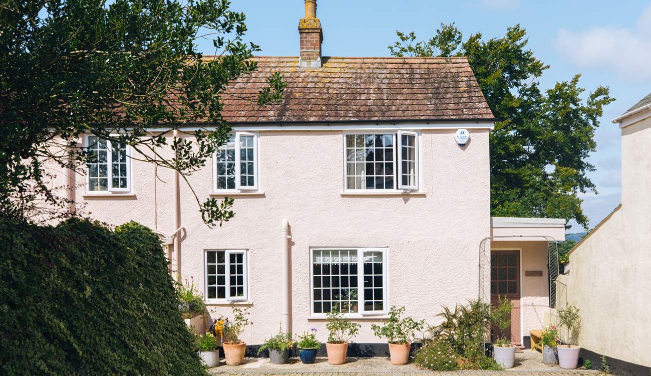 Welcome to the super cute Orchard Lee Cottage.