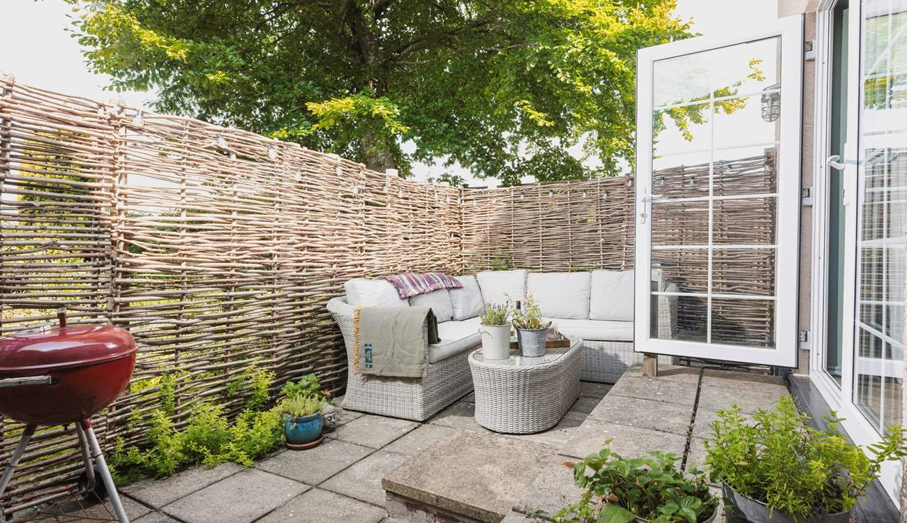 Your fully enclosed patio-area is equipped with barbecue. Please take care as you step down from the patio doors into the outside patio space.