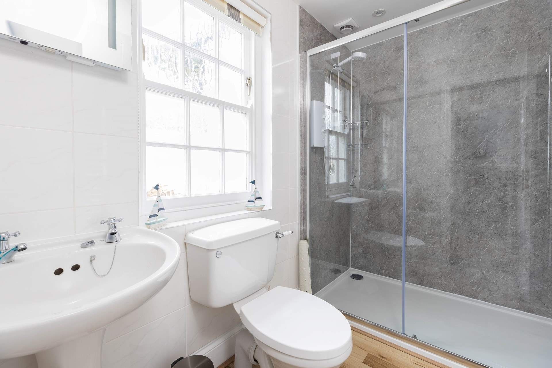 The modern shower-room is fit for everyone to use. 