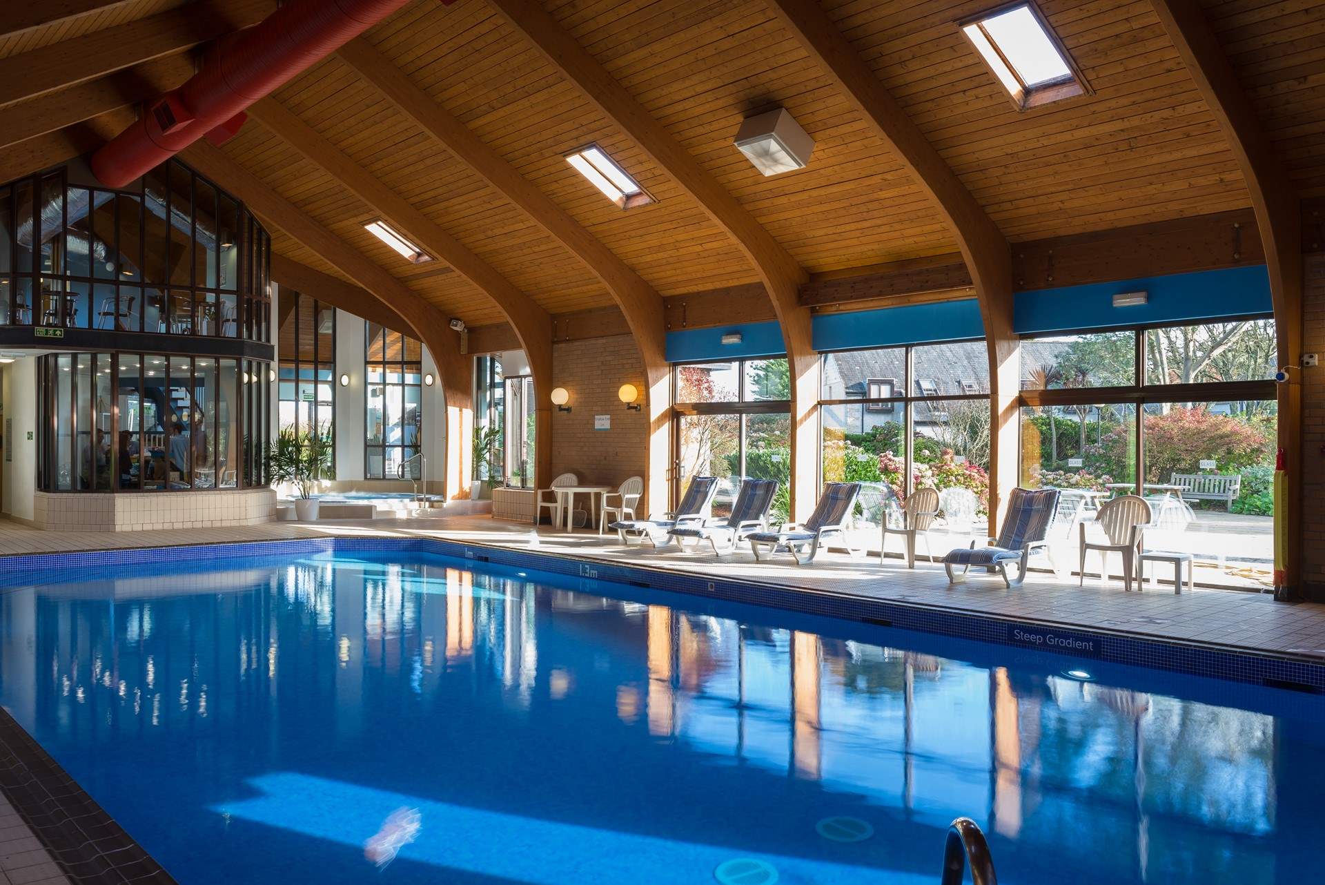 The heated swimming pool is open all year around (apart from Christmas day). 