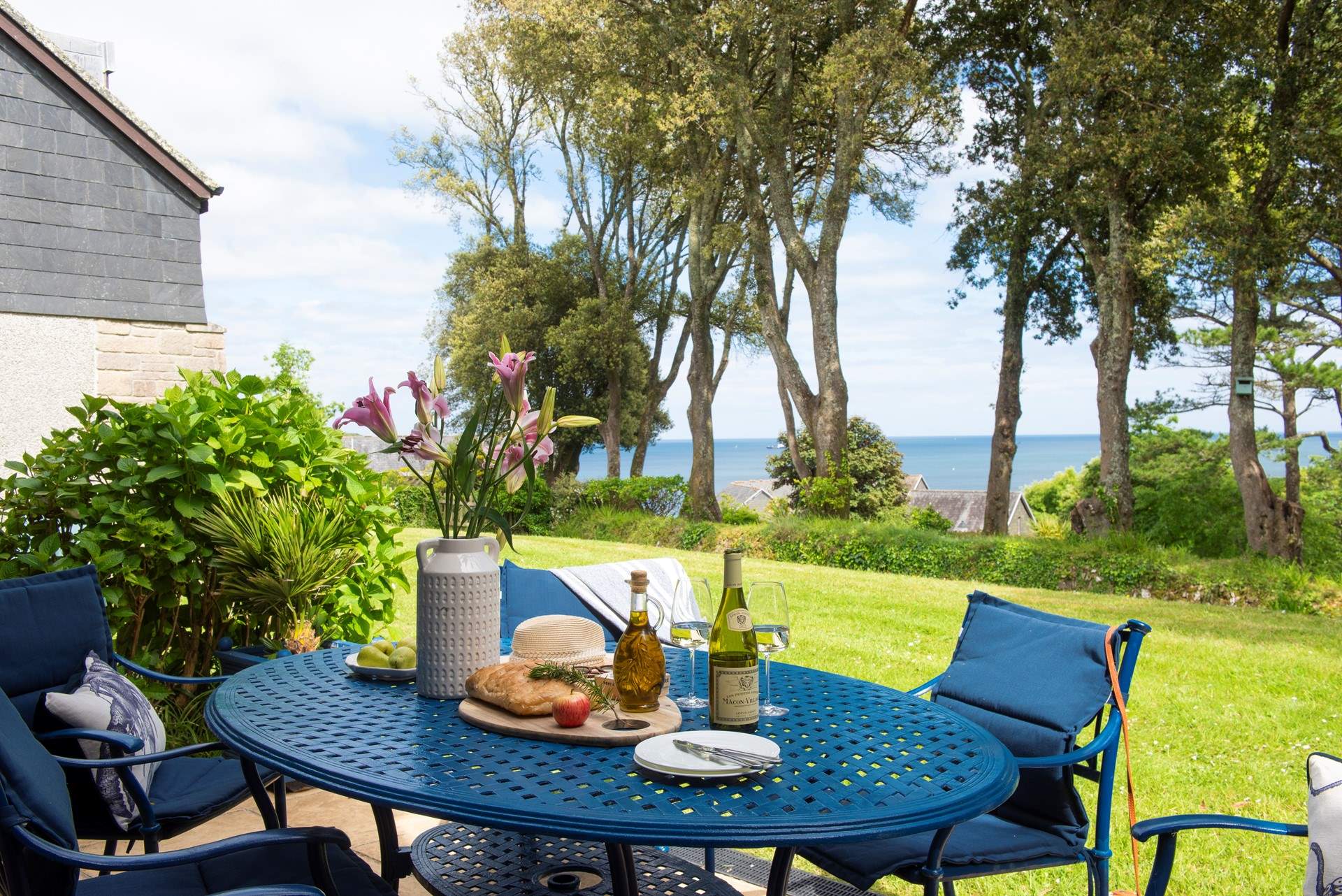 Enjoy long lunches looking out to sea. 