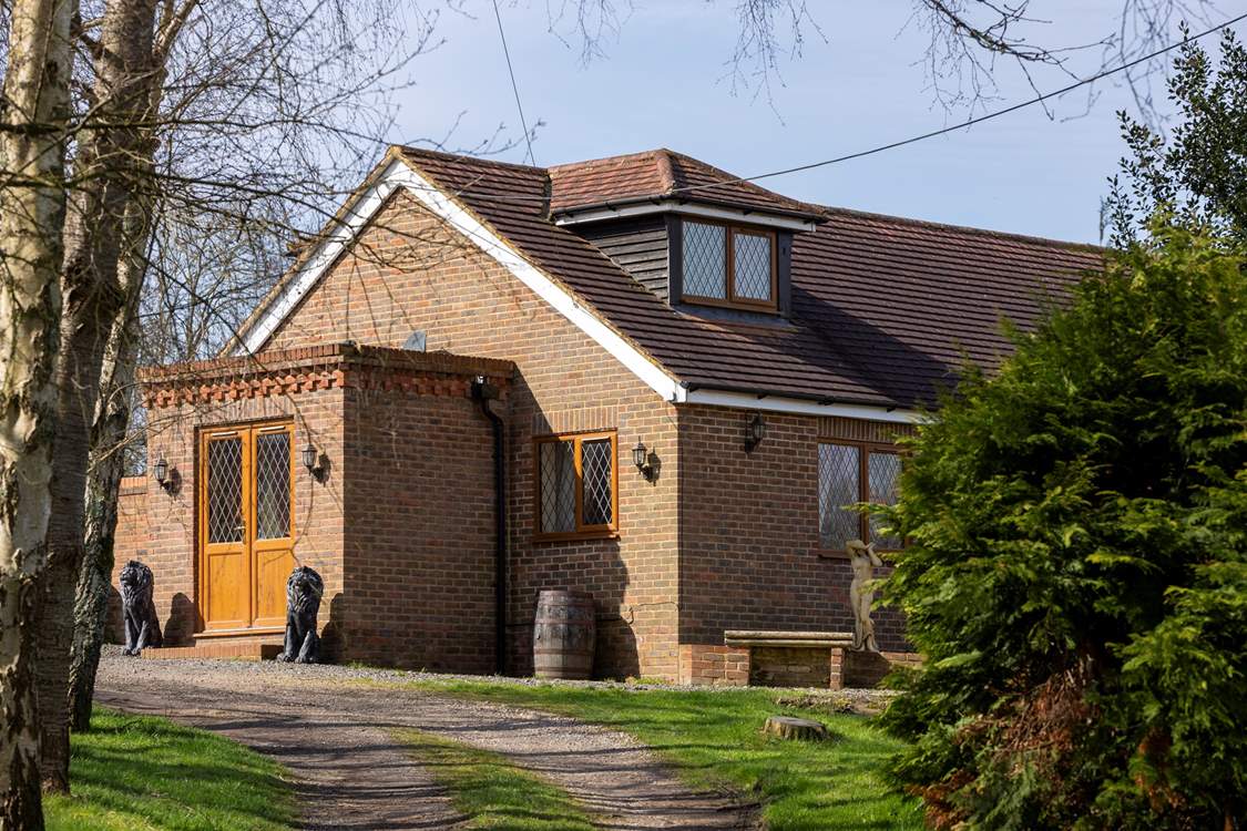 The Little Lodge is situated in an Area of Outstanding Natural Beauty (now known as National Landscapes) a short drive from Rye, Battle and Camber Sands.