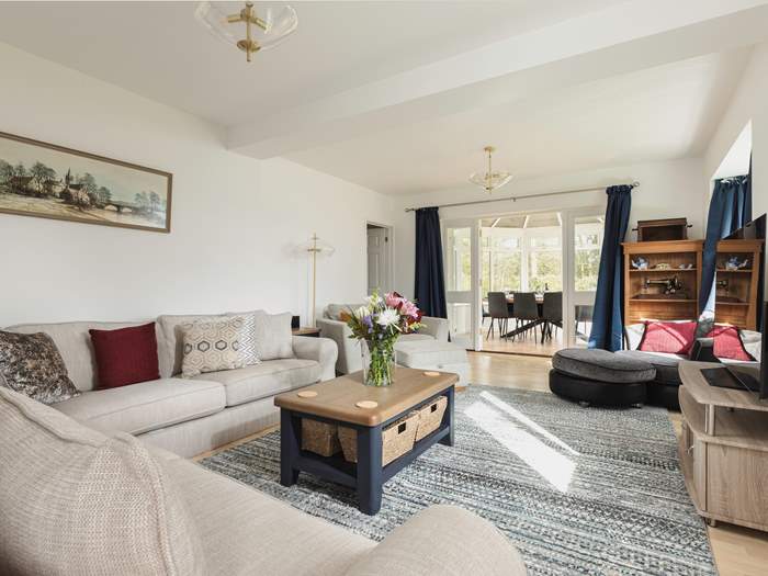 2 West Nolands, Sleeps 10 in Avebury