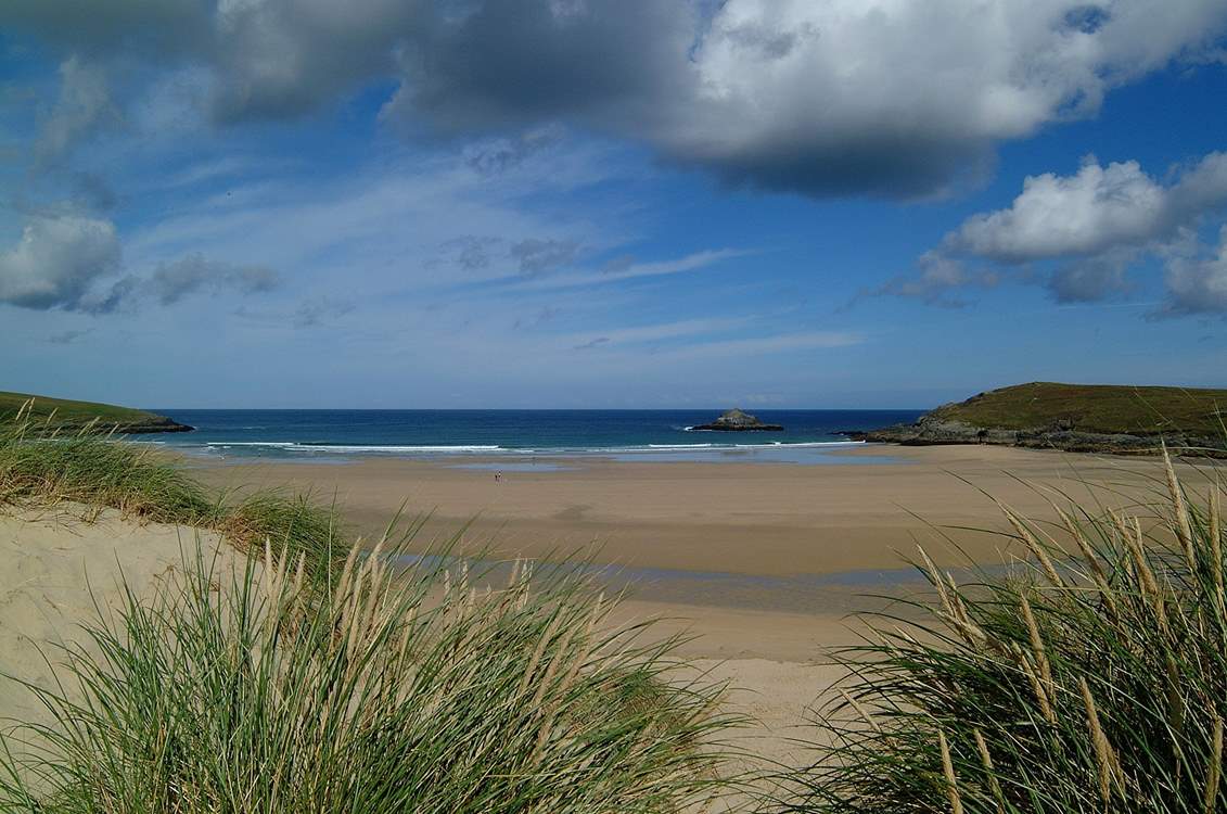 Beautiful beaches of the north coast are also within easy reach. 