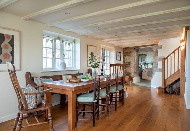 You are sure to enjoy your holiday meals all gathered around the dining-table, but you also have a great choice of places to eat out in the area, so why not give your designated chef an evening off?