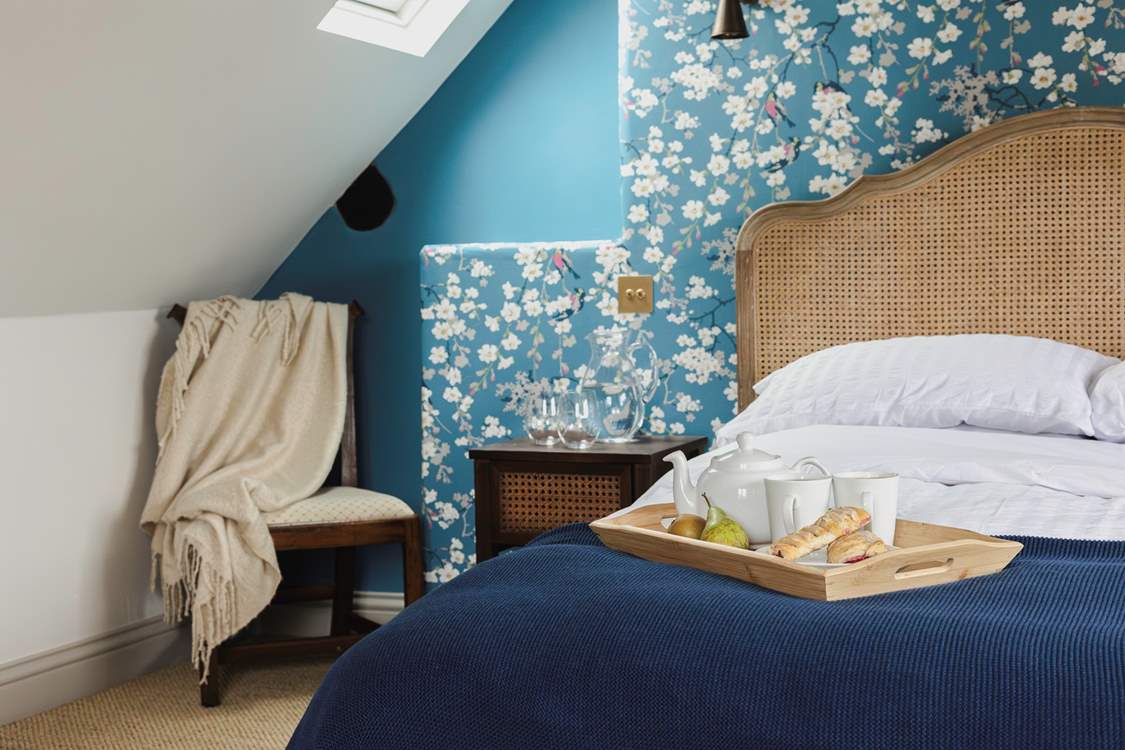 Who could resist this impressive bedroom!