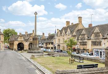 The ancient wool town of Chipping Campden makes for a great day out and boasts a wide selection of cafes, restaurants, antiques shops and is also the centre of the Arts and Crafts movement.