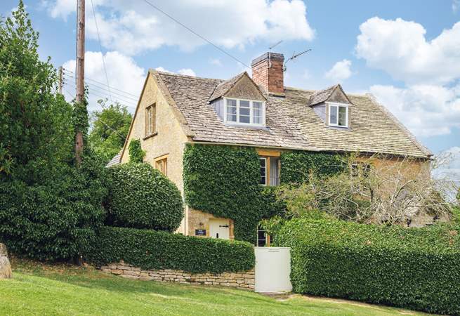 Beautiful Bank Cottage welcomes you!