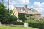 Beautiful Bank Cottage welcomes you!