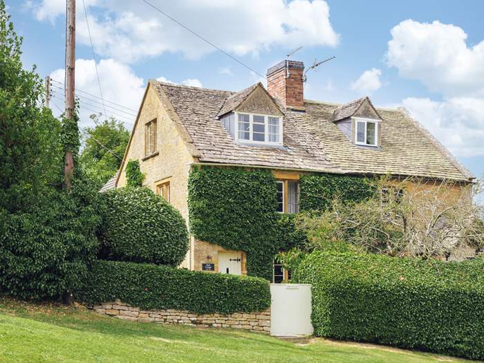 Bank Cottage, Sleeps 6 in Moreton-in-Marsh