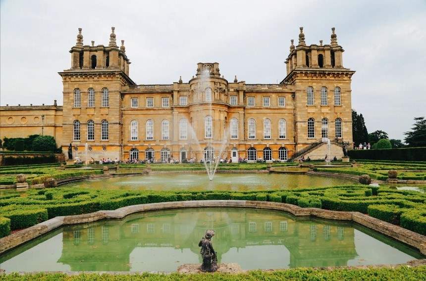 The magnificent Blenheim Palace is not far and offers both indoor and outdoor experiences. Explore the stunning architecture, beautiful gardens, and learn about its rich history. 