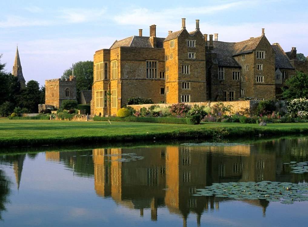 Wander through the medieval halls and picturesque grounds of Broughton Castle in Banbury.