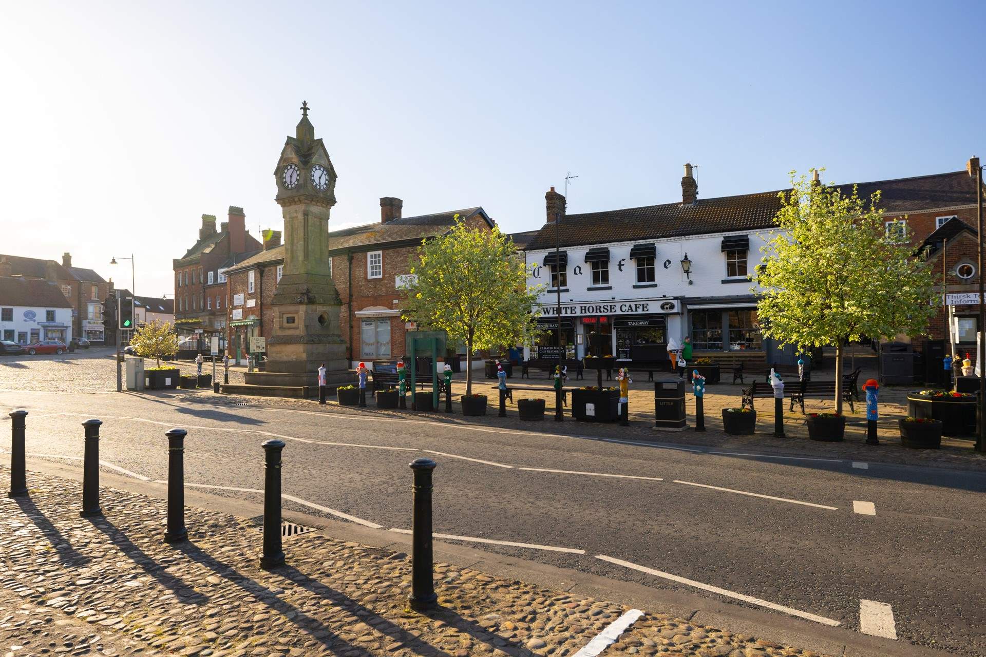 Historic Thirsk town centre, note the knitted tops of the bollards, that's the Thirsk Yarn Bombers at work!
