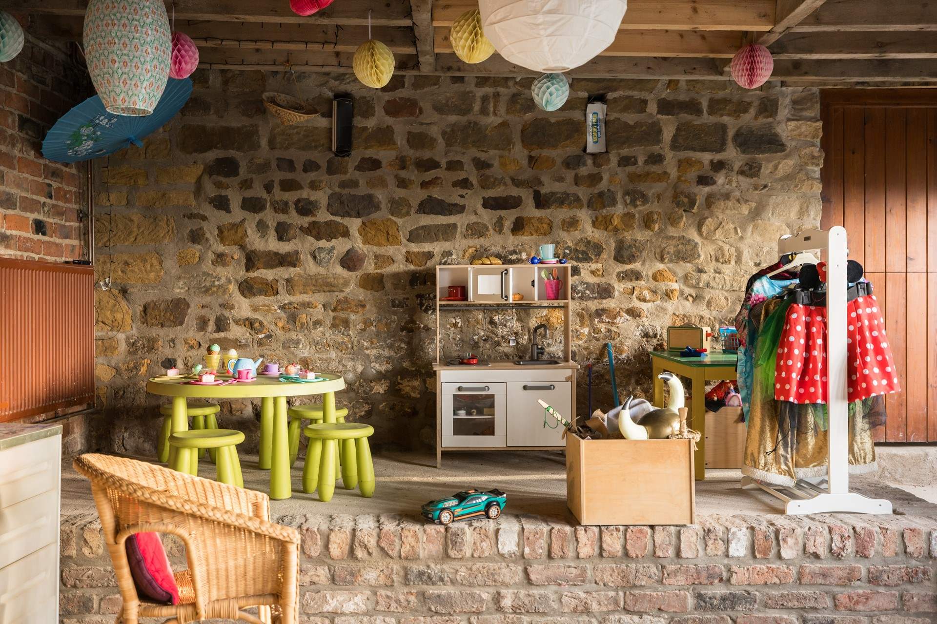 Games, dressing up, pretend play, it's all in the playbarn.