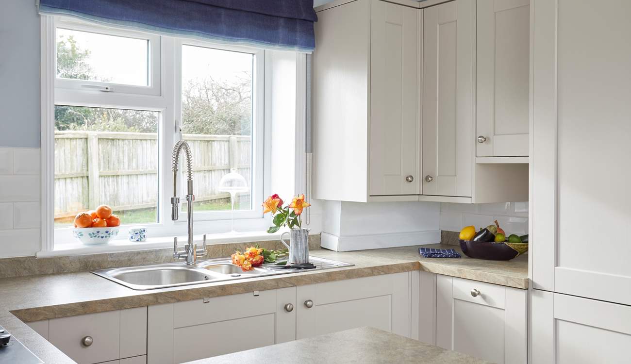 The well-equipped kitchen.