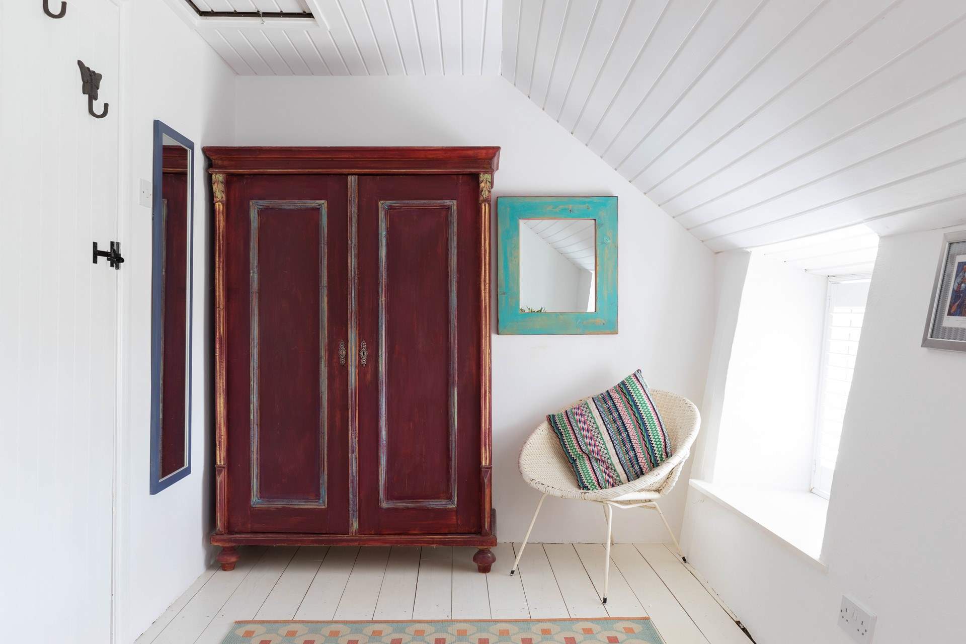 Traditional furnishings create lovely touches throughout. 