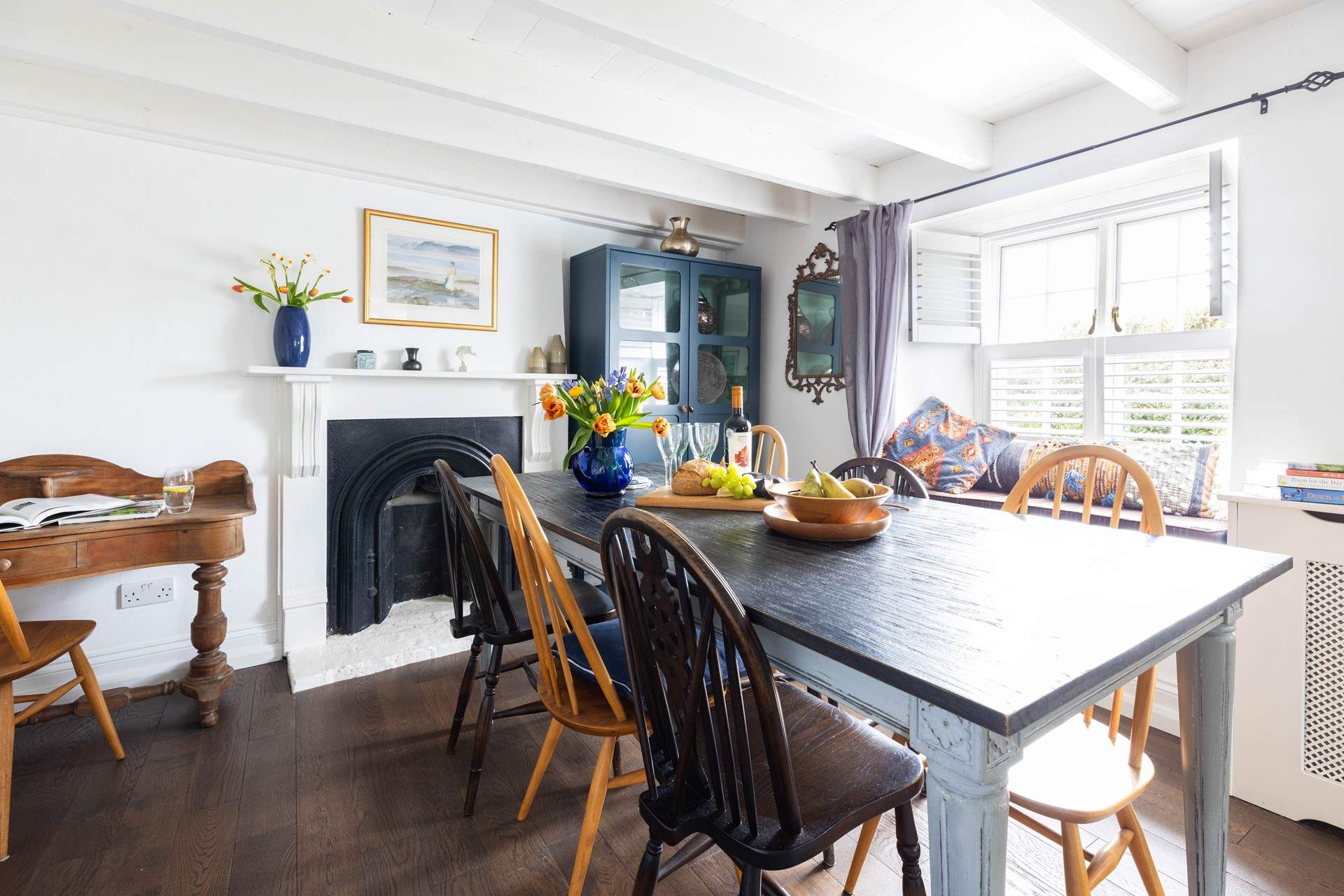 There is plenty of space if you wanted to invite friends round for supper.