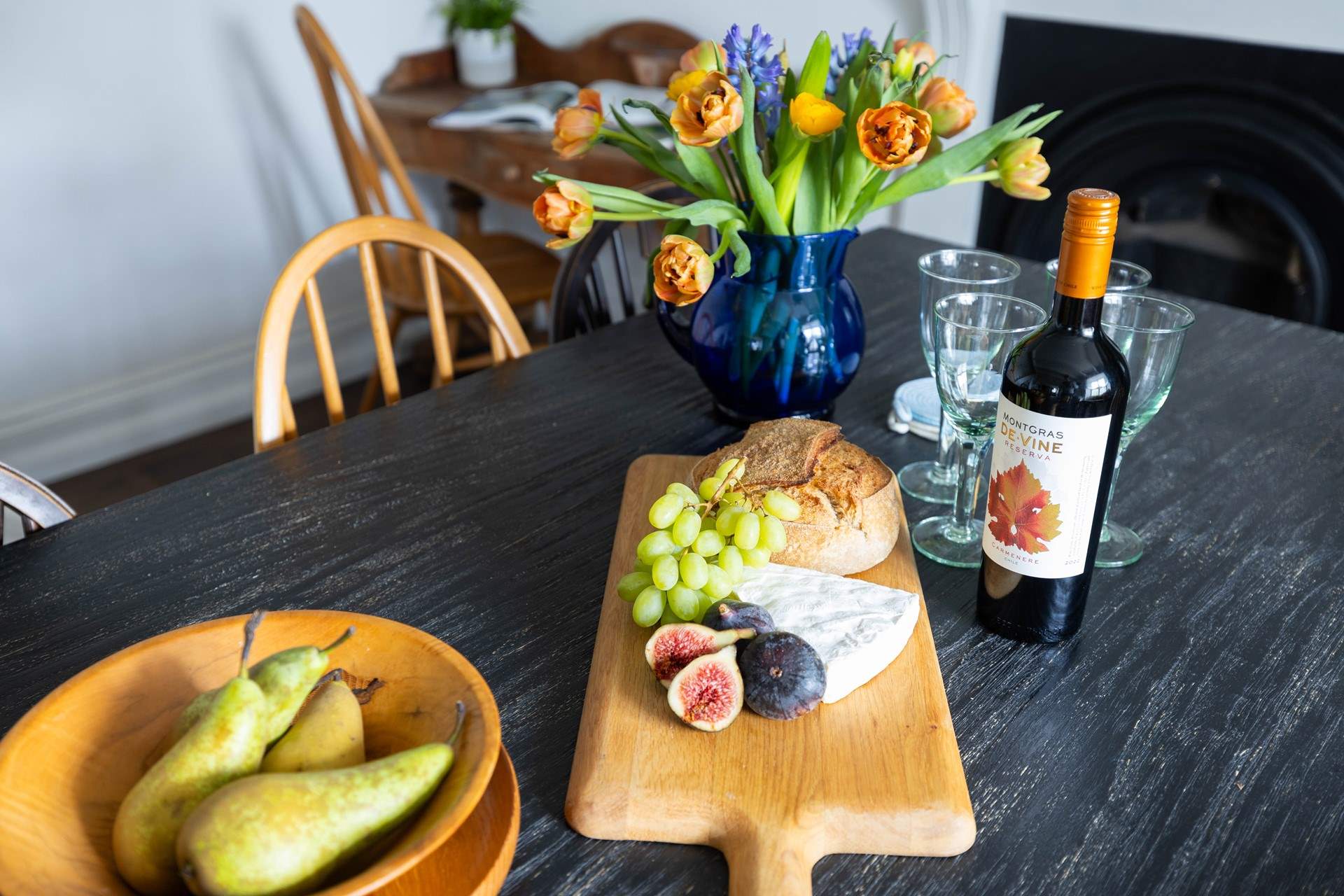 Gather round with a bite to eat. 